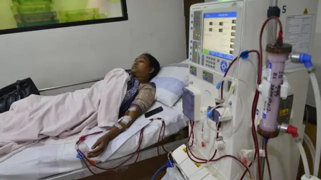 বাংলাদেশের রোগী কেন দেশের বাইরে চিকিৎসার জন্য যায়? কারণ ও সমাধান